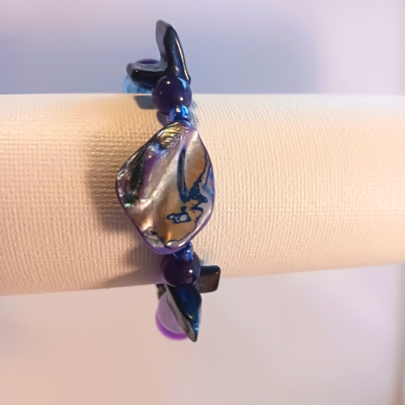 Blue and Purple Plastic and Shell Bead Bracelet - Picture 3 of 3